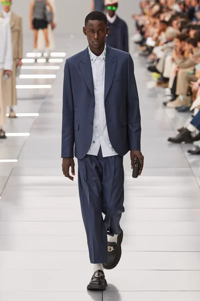 Look 27